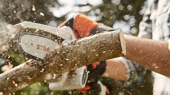 ハンディータイプのバッテリーガーデンカッター発売　スチール