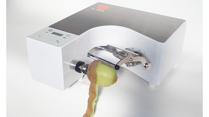 業務用電動皮むき機「瞬助」フルーツサンド作りで好評　アストラ