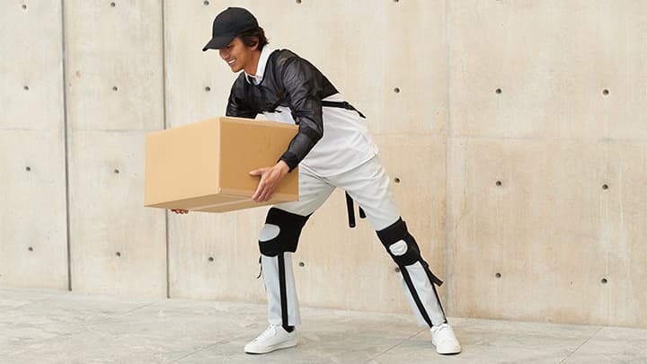 1分で装着できるアシストスーツ「e.z.UP」リニューアル　腕と腰を同時に補助