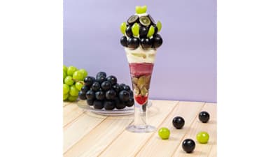 高さ25cm以上　秋の新作パフェ「ナガノパープル」登場　フルーツピークス
