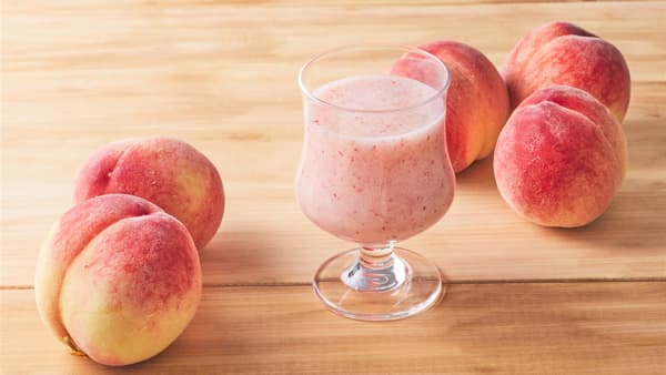 旬の完熟桃の美味しさ作り立て「とろける桃のスムージー」期間限定販売　果汁工房果琳