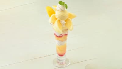 宮崎県産「日向夏」のデラックスサイズ　パフェで堪能　銀座コージーコーナー