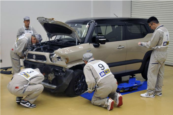 フロント部損傷車の見積競技