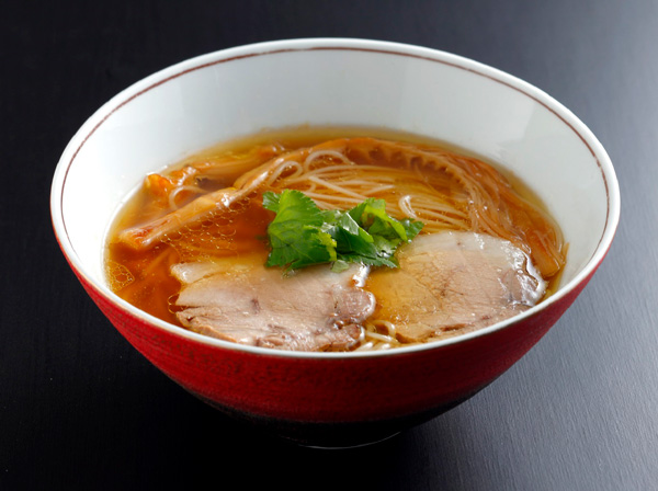 グルテンフリーの「黄金の鶏油しょうゆラーメン」