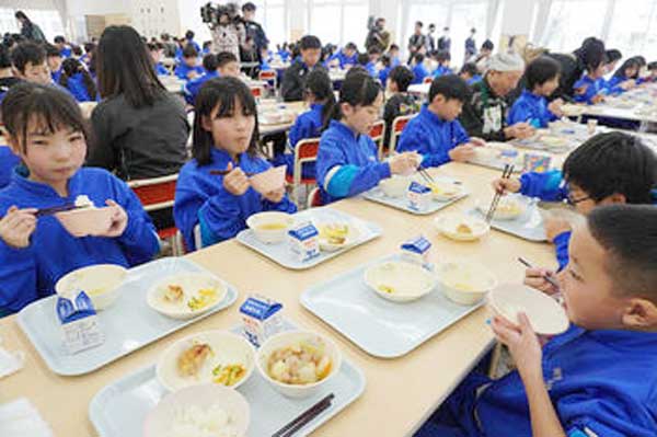 給食の様子