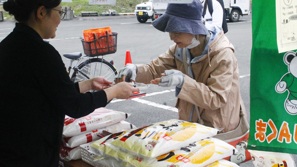 新米祭り！「くまさんの輝き」の魅力をイベントでPR　ＪＡくま