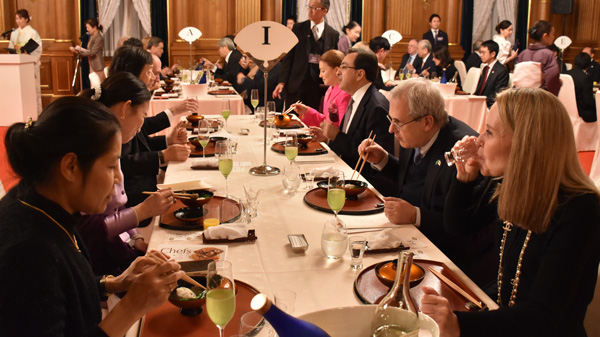 迎賓館赤坂離宮「花鳥の間」で開かれた和食晩さん会