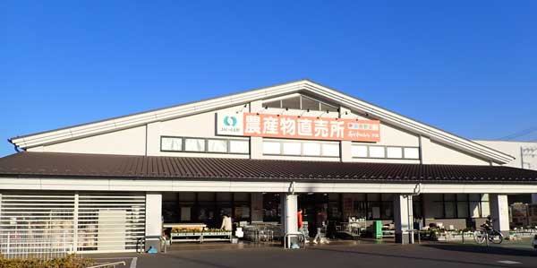 JAいるま野の直売所「あぐれっしゅ川越」でも部会の農家が出荷するイチゴは人気。