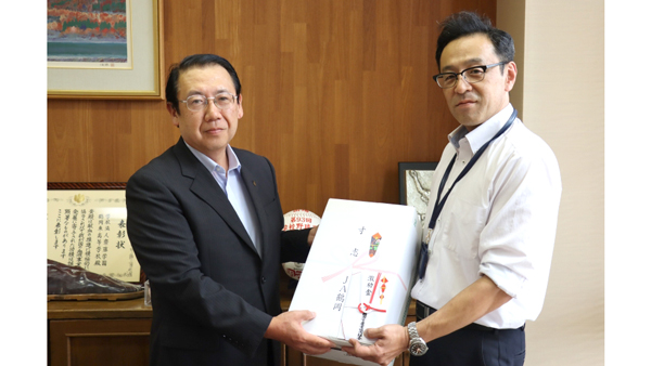 甲子園での勝利願い　鶴岡東高校へ農産物贈る　ＪＡ鶴岡