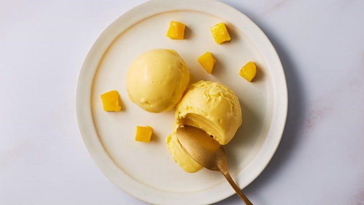 小林市産のマンゴーピューレを使用したアイスクリーム「宮崎マンゴーミルク」