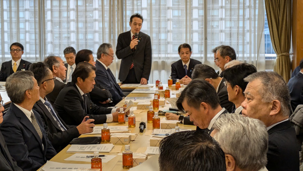 12月13日に開かれた自民党畜産・酪農対策委員会