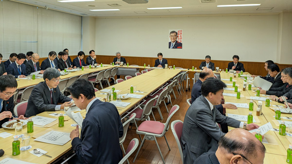 13日に開いた自民党の総合農林政策調査会、農林部会合同会議