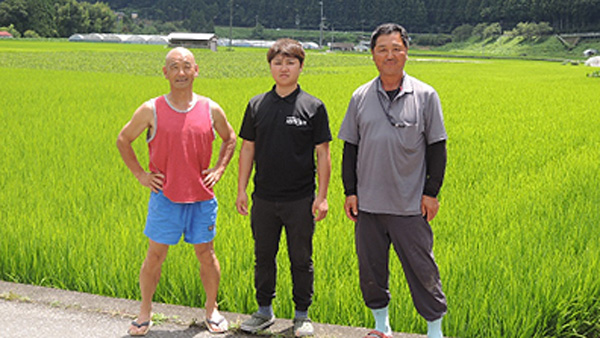 本山町特産品ブランド化推進協議会　松葉晶夫さん（左）、川村昇平さん（中）、川村隆重さん（右）　.jpg