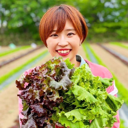 石狩の寒暖の差と砂地地帯を活かし、根菜を多く生産する YUMEYASAIの波多野夢子さん
