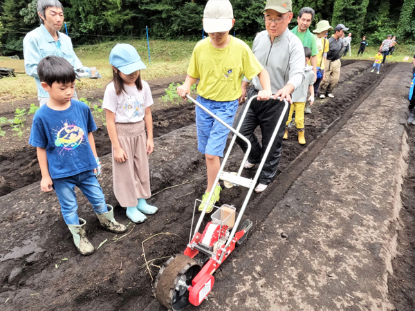 2023年9月に行われた種まき体験会