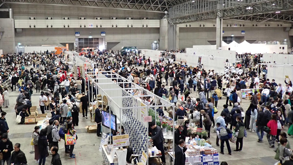 2024年の「コープみらいフェスタきやっせ物産展」には約1万5000人が来場