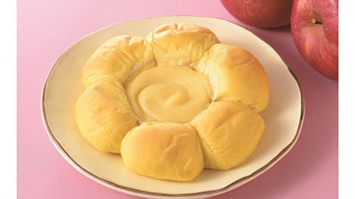 7限目のフルールのりんごパン（りんごバター）信州産りんご（税込160円）