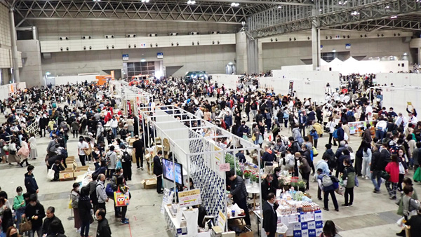 024年開催の「コープみらいフェスタきやっせ物産展」には約1万5000人が来場jpg