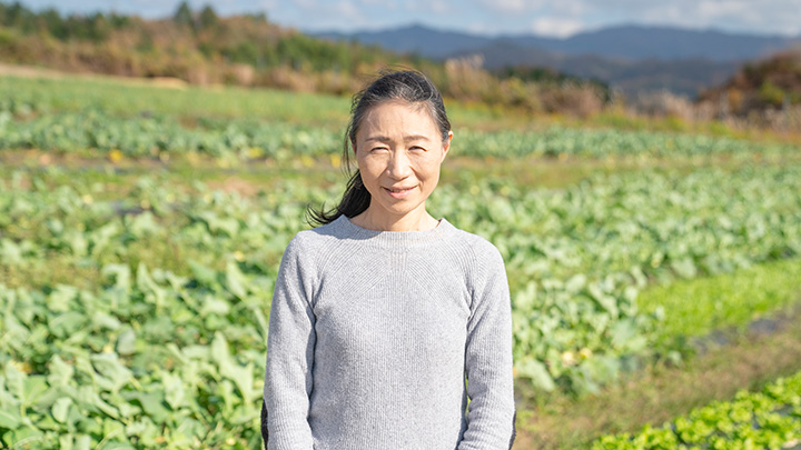 オーガニック野菜を育てている「自然耕房あおき」の青木美恵さん