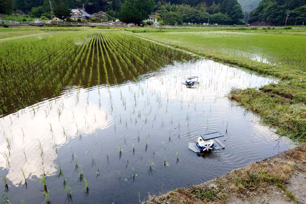 島根の田んぼで稼働する雷鳥1号