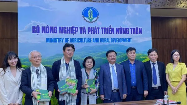 「アイガモロボ」開発者、ベトナム農業大臣と会談　ベトナム国内で実証開始へ　NEWGREEN