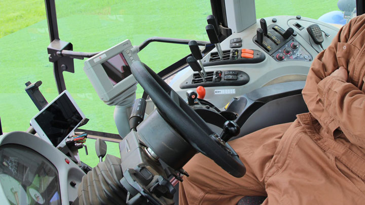 トラクターに後付け可能　自動操舵パッケージがバージョンアップ　農業情報設計社