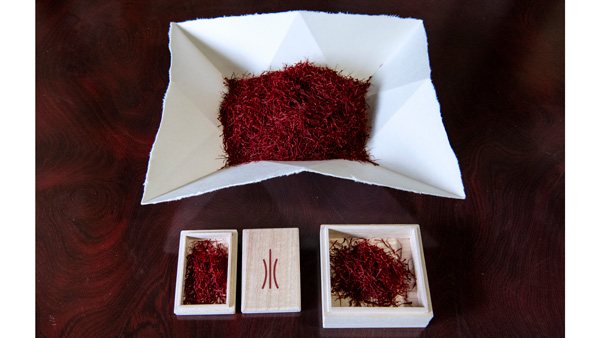 サフランの花のめしべを独自技術で乾燥させ製品に仕上げられた「Akaitoサフラン」