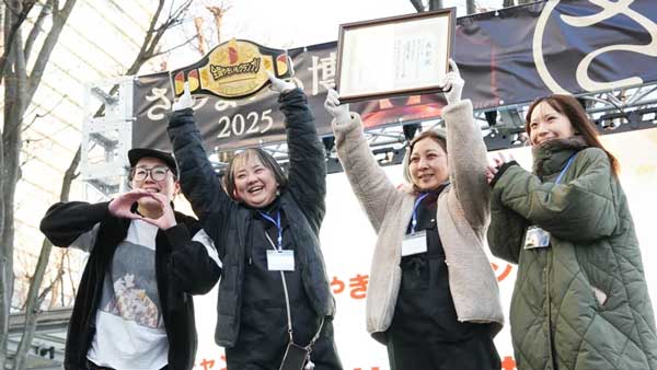 「全国やきいもグランプリ2025」でチャンピオンに選ばれた日比焼き芋　HIBIYAKIIMO Tokyoのメンバー